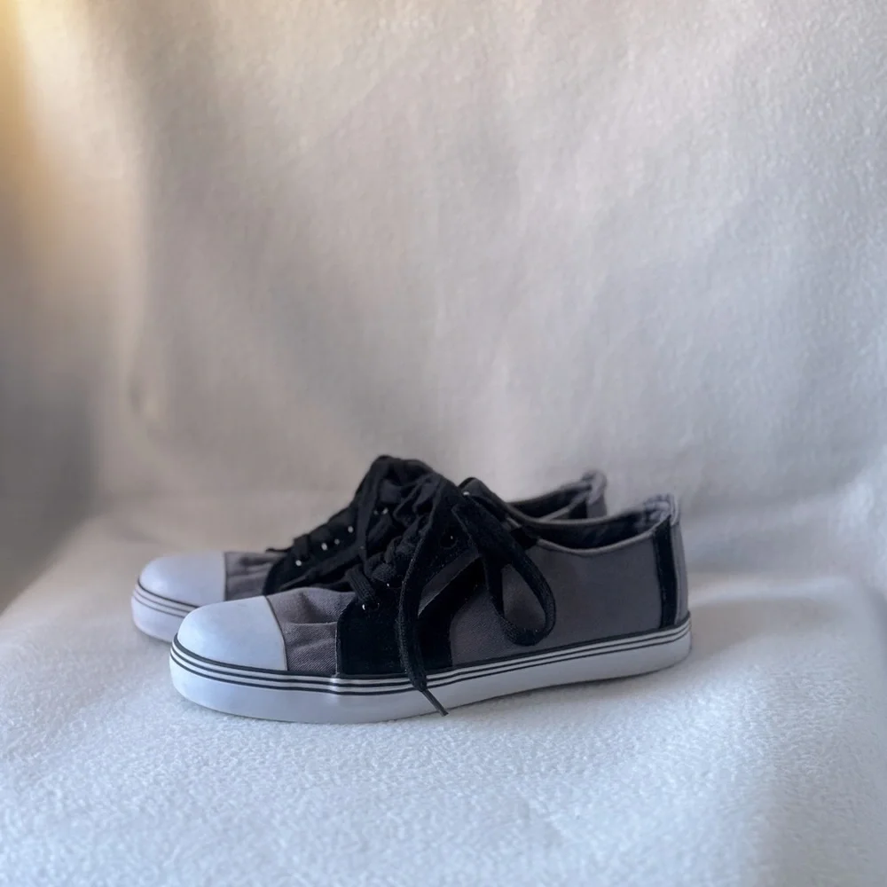 Dickies Size 8 Men’s Gray/Black/White Lace Up Sneakers